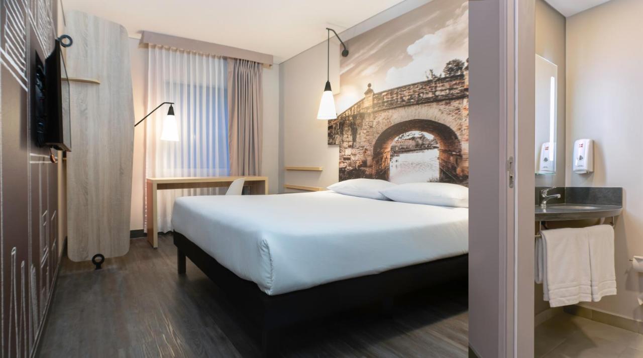 ホテル Ibis Chía エクステリア 写真